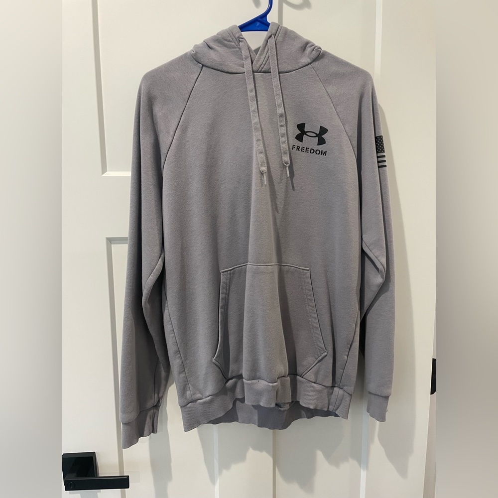 Mens Under Armour hoodie size medium